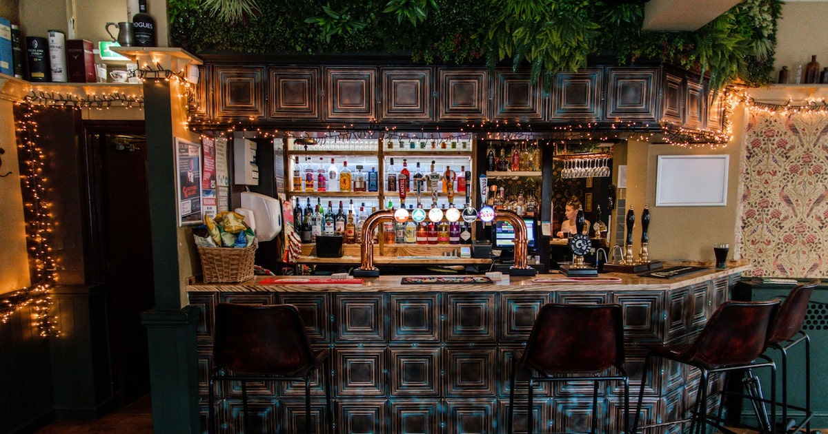 Crise no Bar: Por que as Ações de Cervejarias e Destilados Perderam US$ 830 Bilhões?